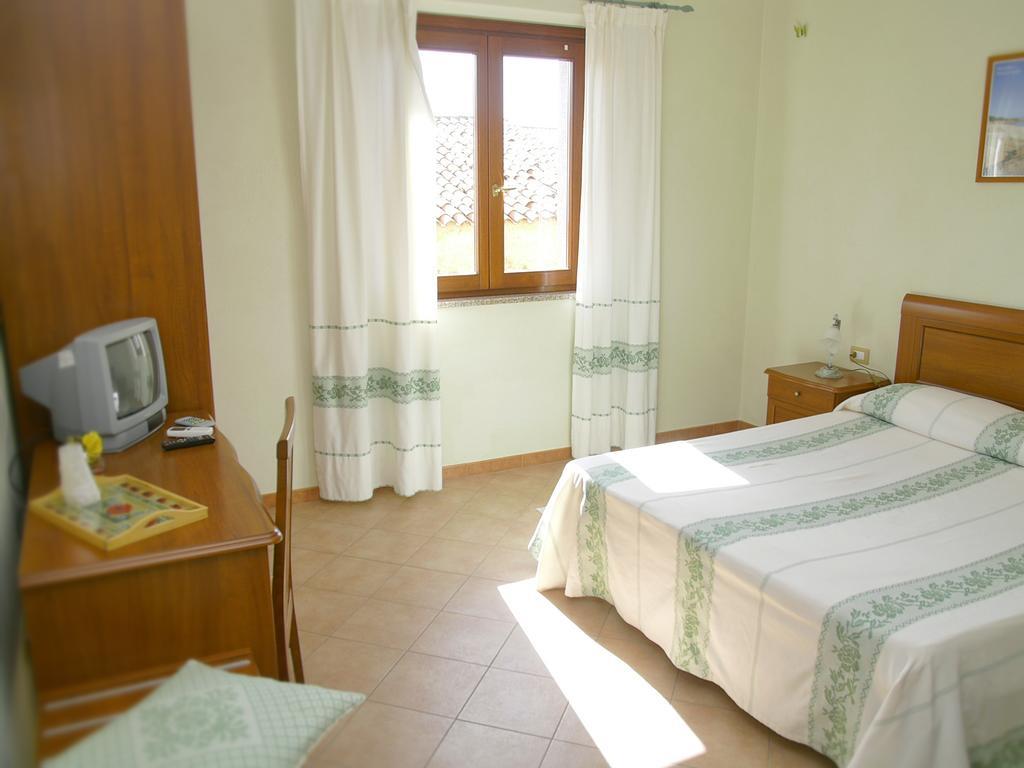 Hotel Da Paolino Trinità dʼAgultu 외부 사진
